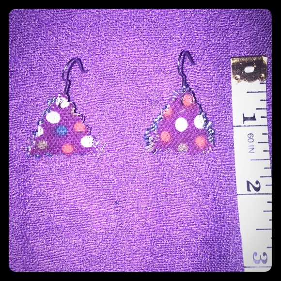 Handmade Triangle earrings - Picture 3 of 3